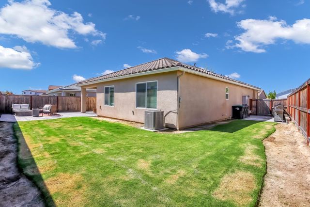4433 Oak Knoll Road, Madera, CA 93636