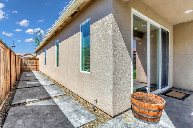 4433 Oak Knoll Road, Madera, CA 93636