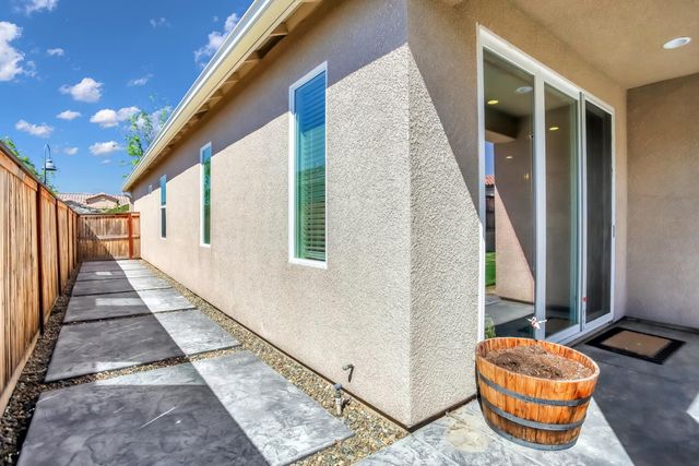 4433 Oak Knoll Road, Madera, CA 93636