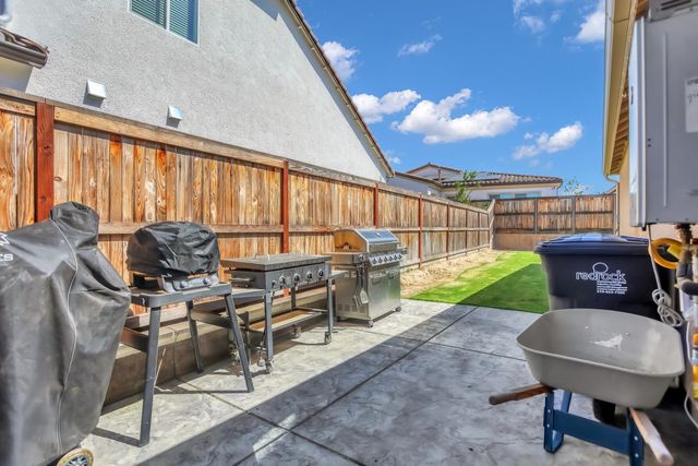 4433 Oak Knoll Road, Madera, CA 93636
