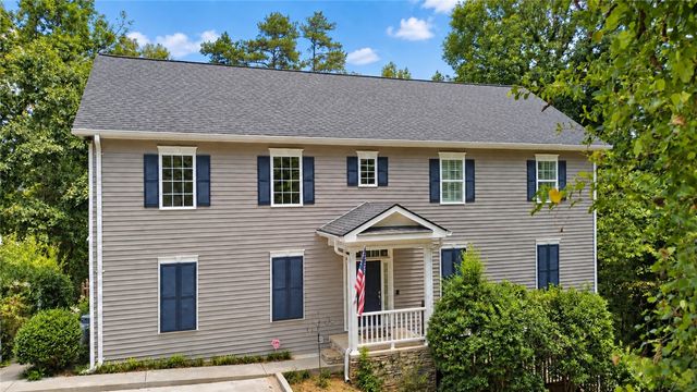 669 Shorewood Circle, Toccoa, GA 30577