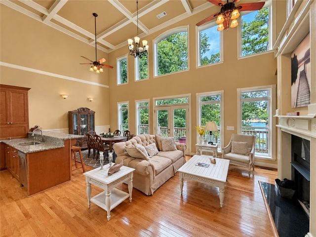 669 Shorewood Circle, Toccoa, GA 30577
