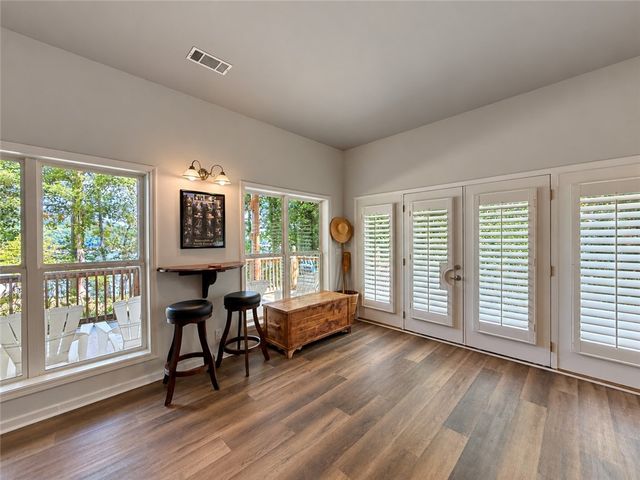 669 Shorewood Circle, Toccoa, GA 30577