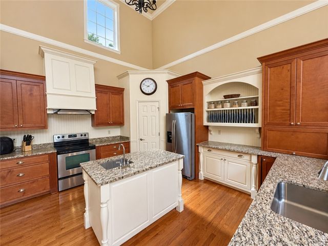 669 Shorewood Circle, Toccoa, GA 30577