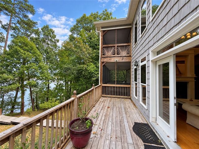 669 Shorewood Circle, Toccoa, GA 30577