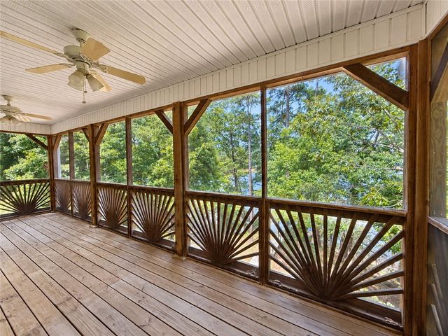 669 Shorewood Circle, Toccoa, GA 30577