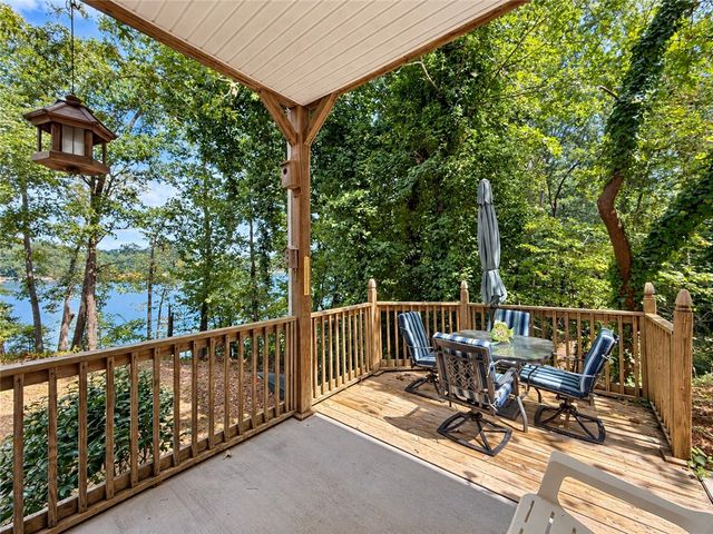 669 Shorewood Circle, Toccoa, GA 30577