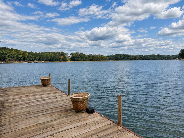 669 Shorewood Circle, Toccoa, GA 30577