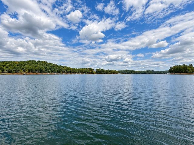 669 Shorewood Circle, Toccoa, GA 30577