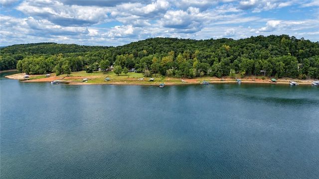 669 Shorewood Circle, Toccoa, GA 30577