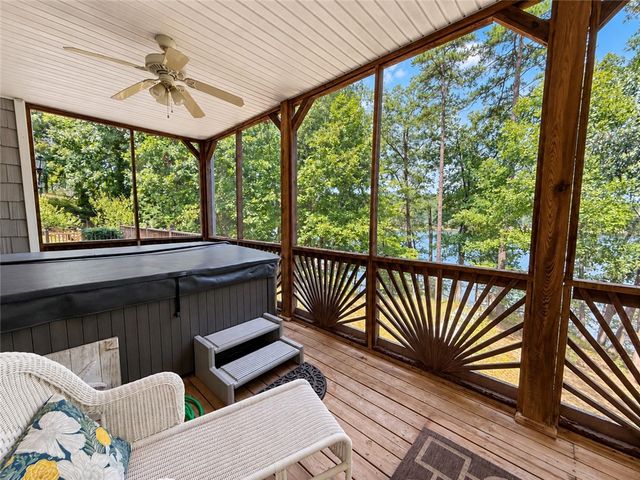 669 Shorewood Circle, Toccoa, GA 30577