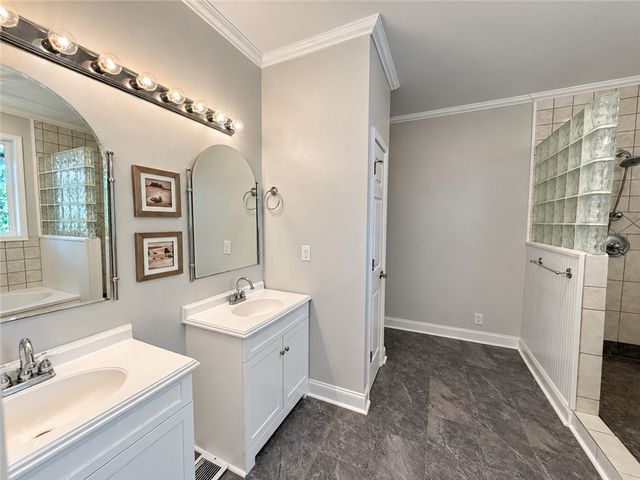 669 Shorewood Circle, Toccoa, GA 30577