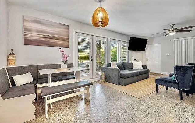 250 NE 13th Street, Delray Beach, FL 33444