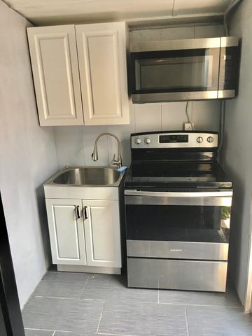 250 NE 13th Street, Delray Beach, FL 33444