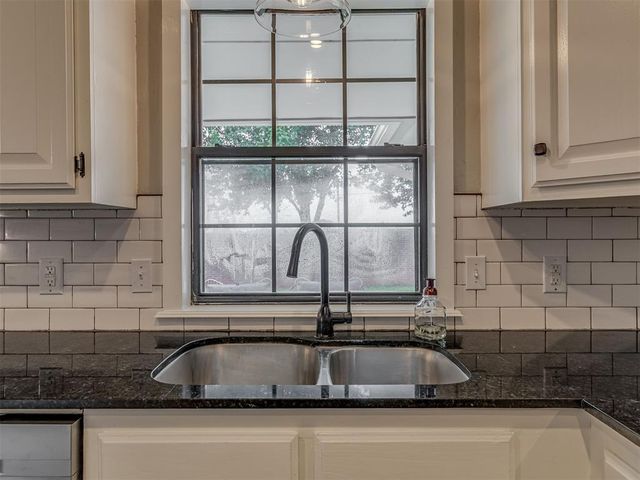 309 Whitman Court, Edmond, OK 73003