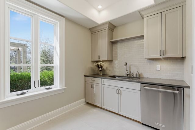 301 Westview Ave, Nashville, TN 37205