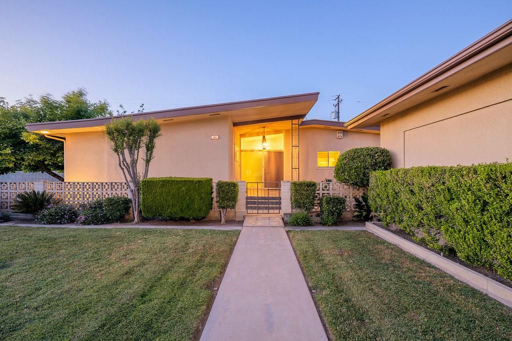 Image 1 of property listing at 822 W Princeton Avenue, Fresno, CA 93705