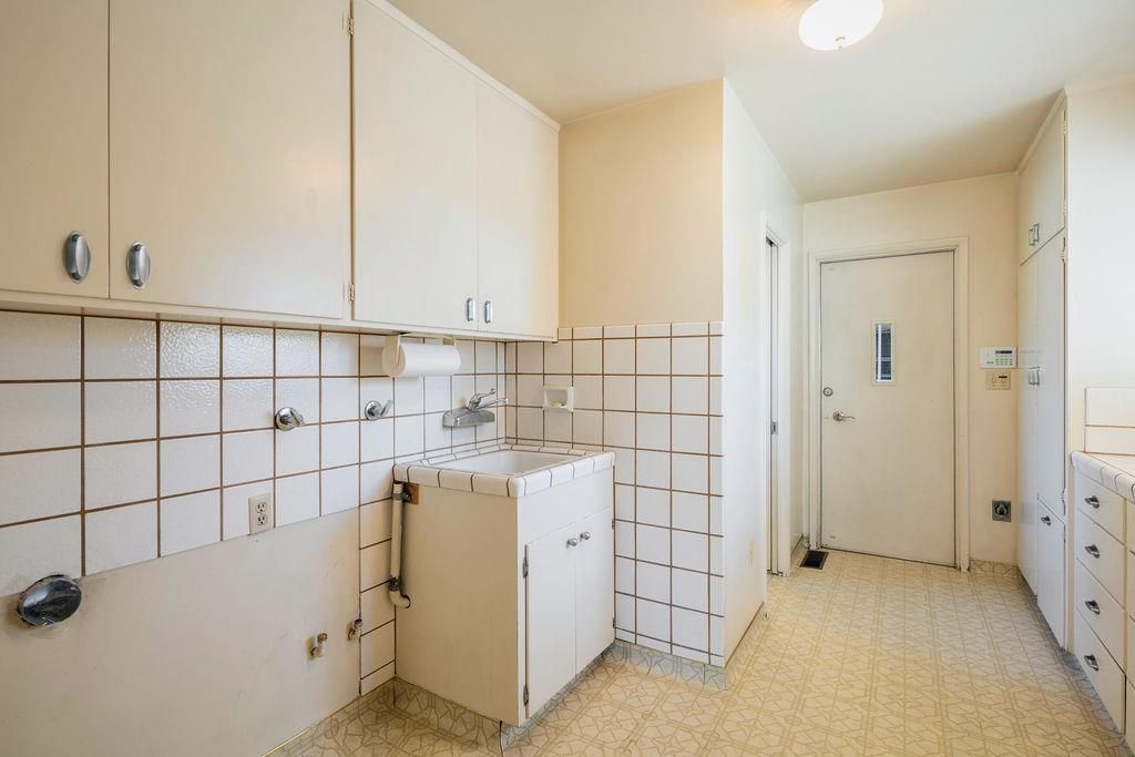 Image 16 of property listing at 822 W Princeton Avenue, Fresno, CA 93705