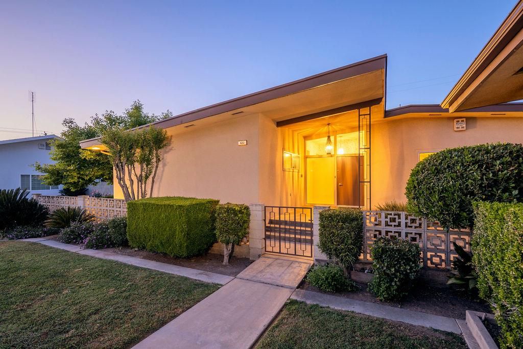 Image 2 of property listing at 822 W Princeton Avenue, Fresno, CA 93705