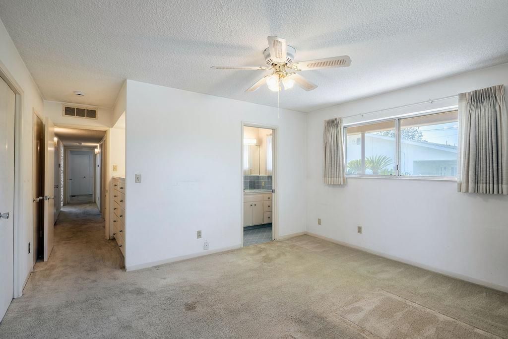 Image 35 of property listing at 822 W Princeton Avenue, Fresno, CA 93705