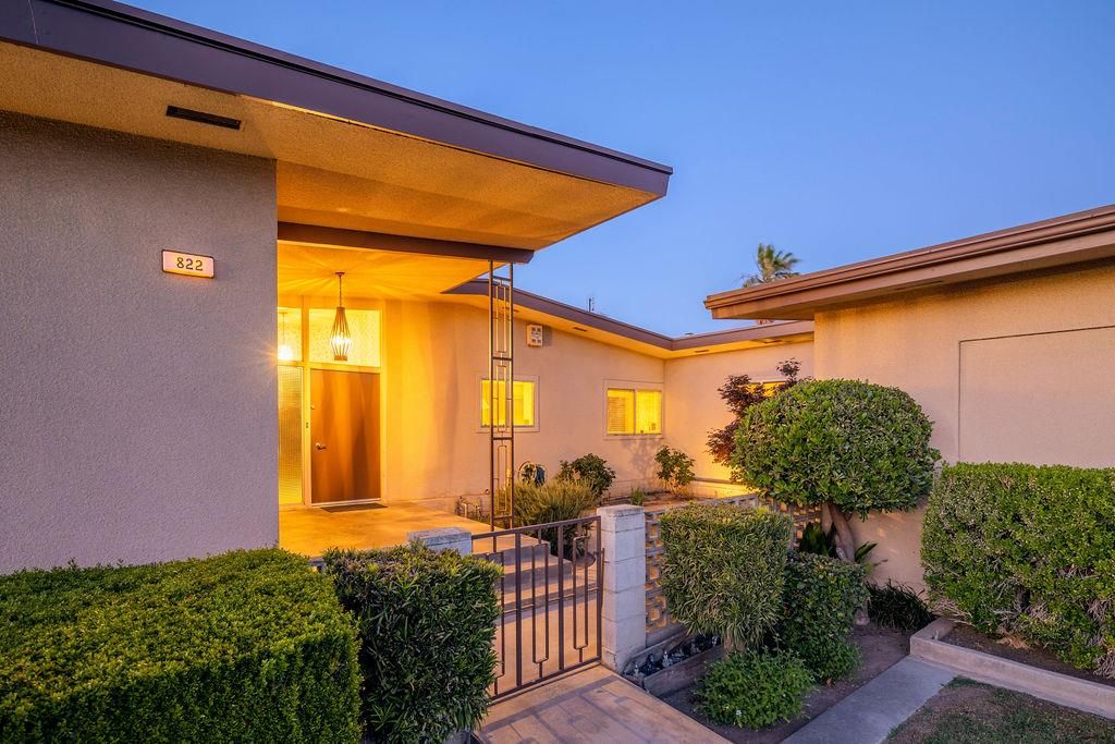 Image 4 of property listing at 822 W Princeton Avenue, Fresno, CA 93705