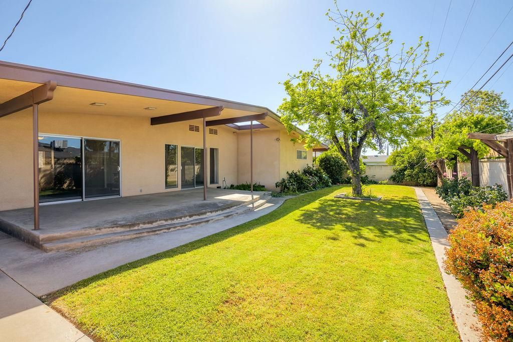 Image 41 of property listing at 822 W Princeton Avenue, Fresno, CA 93705