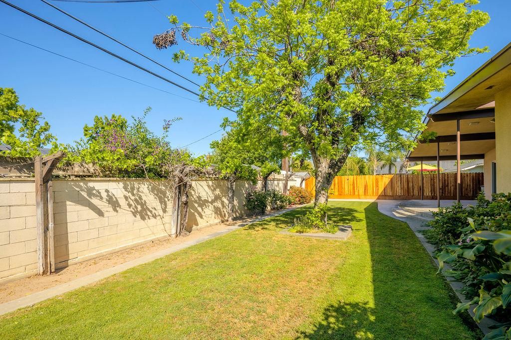 Image 43 of property listing at 822 W Princeton Avenue, Fresno, CA 93705