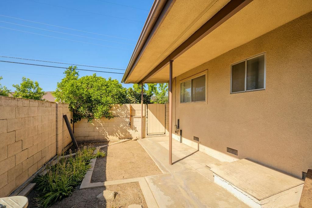 Image 44 of property listing at 822 W Princeton Avenue, Fresno, CA 93705