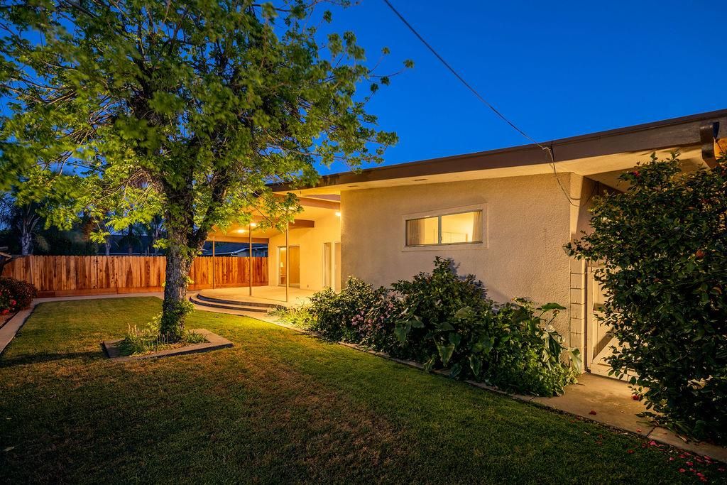 Image 50 of property listing at 822 W Princeton Avenue, Fresno, CA 93705