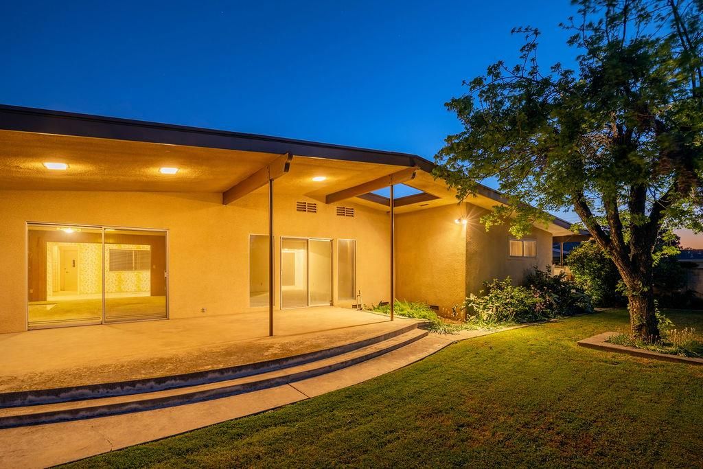 Image 51 of property listing at 822 W Princeton Avenue, Fresno, CA 93705