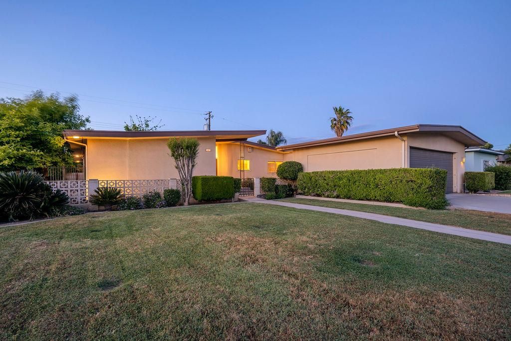 Image 6 of property listing at 822 W Princeton Avenue, Fresno, CA 93705