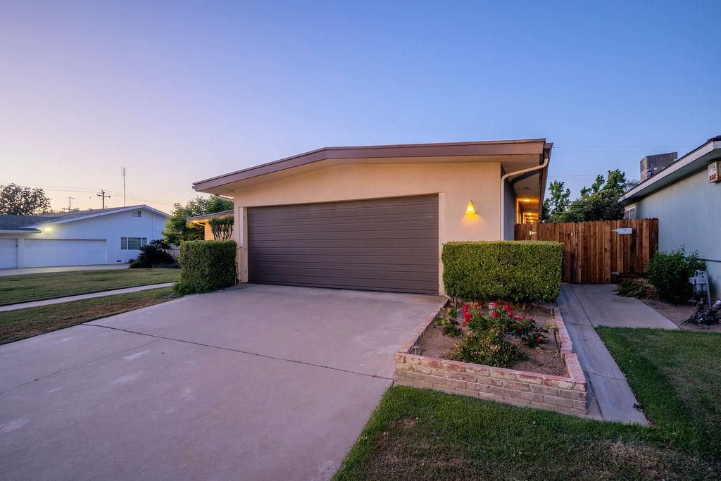 Image 7 of property listing at 822 W Princeton Avenue, Fresno, CA 93705