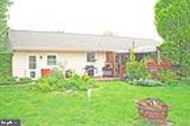 116 HERSHEY RD, Lititz, PA 17543