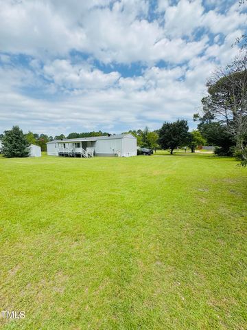 5517 Gilcrest Sands Drive, Hope Mills, NC 28348