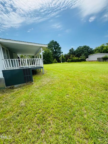 5517 Gilcrest Sands Drive, Hope Mills, NC 28348