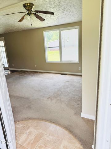5517 Gilcrest Sands Drive, Hope Mills, NC 28348