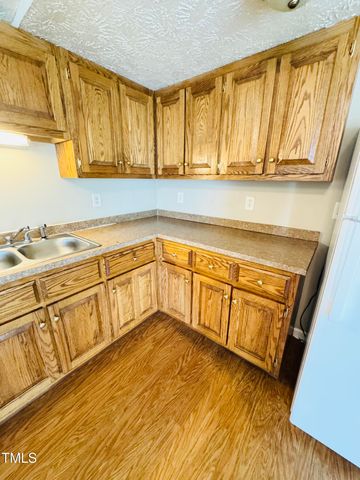 5517 Gilcrest Sands Drive, Hope Mills, NC 28348