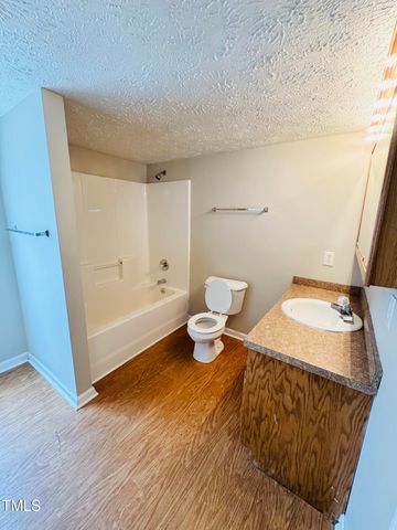 5517 Gilcrest Sands Drive, Hope Mills, NC 28348