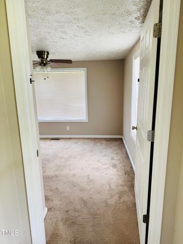 5517 Gilcrest Sands Drive, Hope Mills, NC 28348