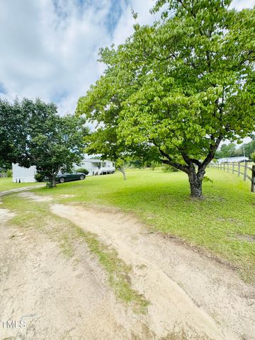 5517 Gilcrest Sands Drive, Hope Mills, NC 28348