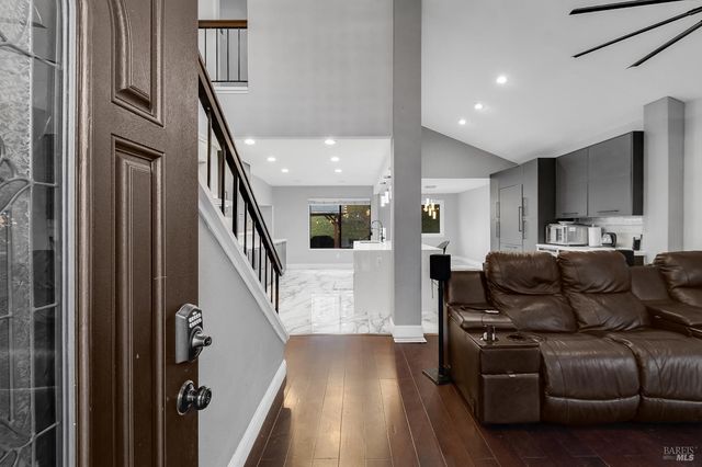 257 Valley Oak Ln, Vallejo, CA 94591