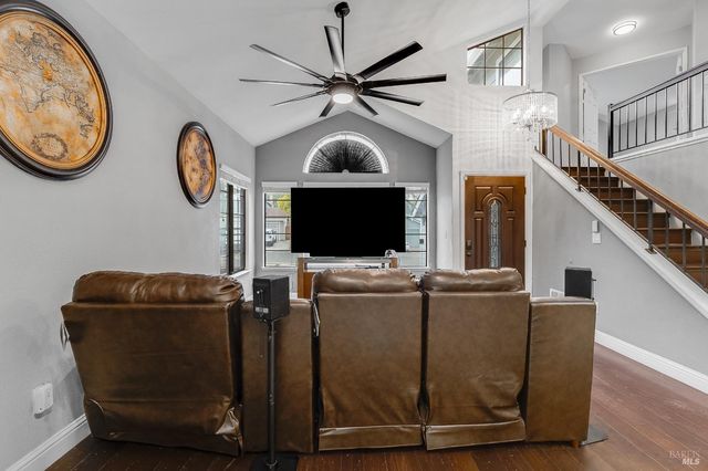 257 Valley Oak Ln, Vallejo, CA 94591