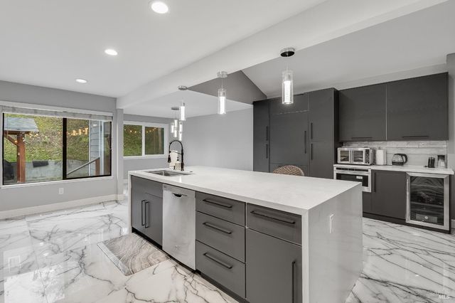 257 Valley Oak Ln, Vallejo, CA 94591