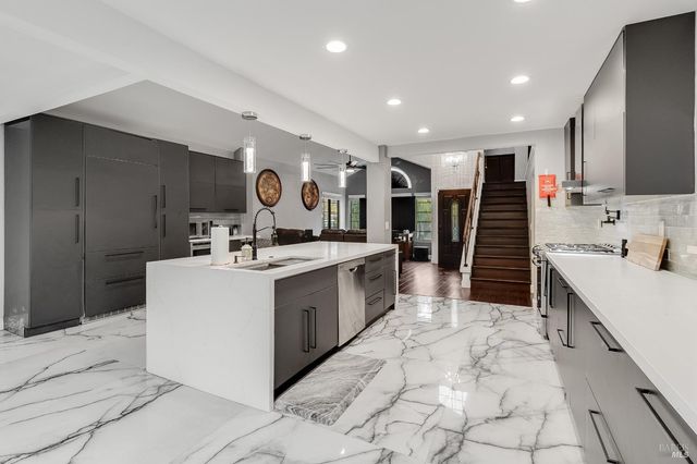 257 Valley Oak Ln, Vallejo, CA 94591