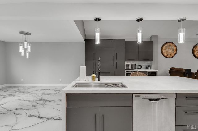 257 Valley Oak Ln, Vallejo, CA 94591