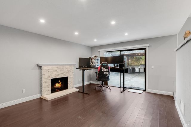 257 Valley Oak Ln, Vallejo, CA 94591