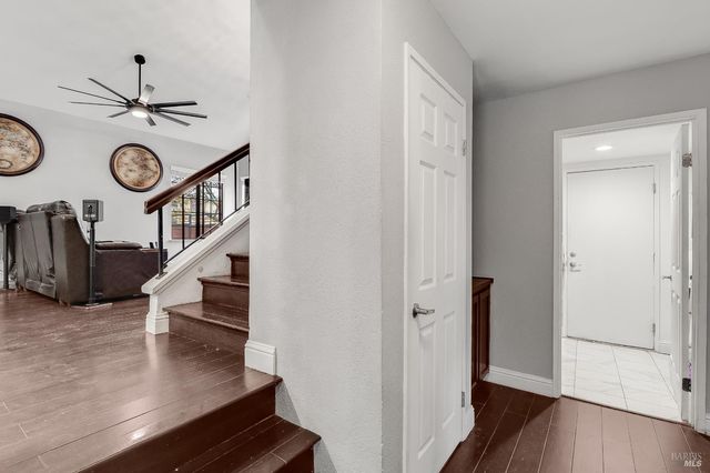 257 Valley Oak Ln, Vallejo, CA 94591