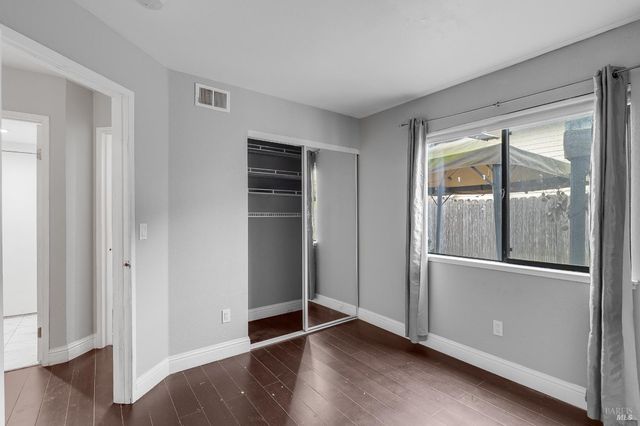 257 Valley Oak Ln, Vallejo, CA 94591