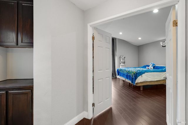 257 Valley Oak Ln, Vallejo, CA 94591