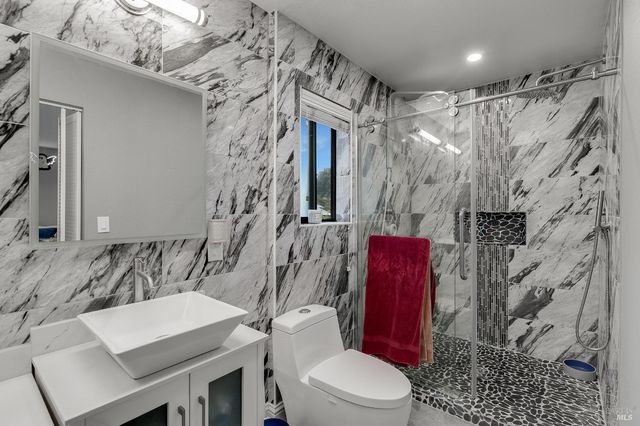 257 Valley Oak Ln, Vallejo, CA 94591